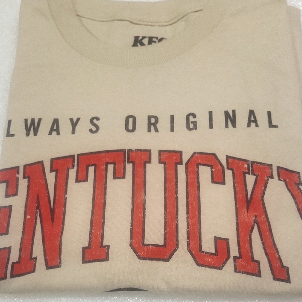 Kentucky Graphic T-Shirt in Beige and Red